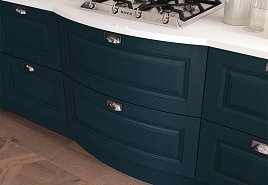 classic_painted_kitchen_solid_wood_with_raised_panel_from_hanna_brothers_county_down_ni
